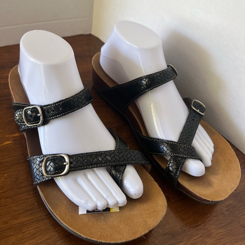 SAS Shelly Black Snake Embossed Leather Toe Loop Sandals Comfort Arch Support 9 - Picture 4 of 9